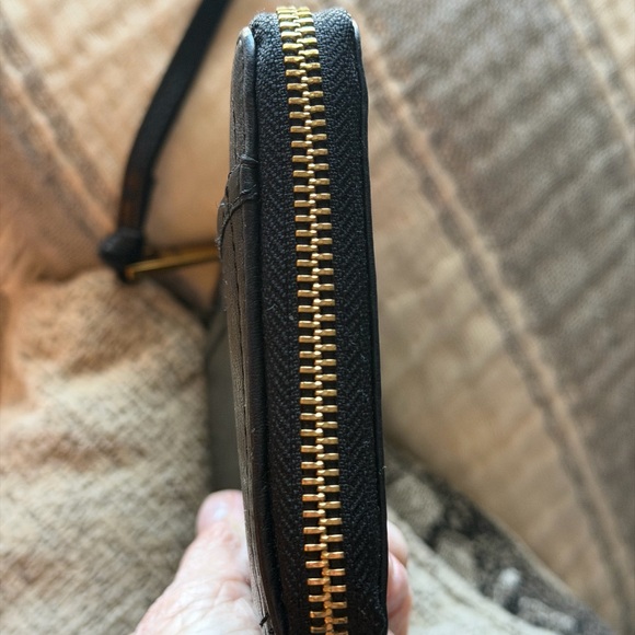 Margot NY Gabby NWOT Black Textured Leather Wristlet/Wallet 8x4.5 - Picture 8 of 12